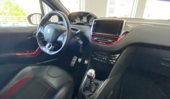 Peugeot 208 GTI completo