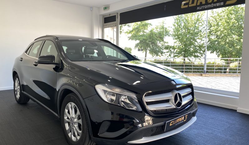 Mercedes Benz GLA 180d Style completo