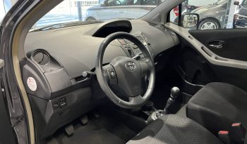 Toyota Yaris 1.4 D-4D 5P Sport completo