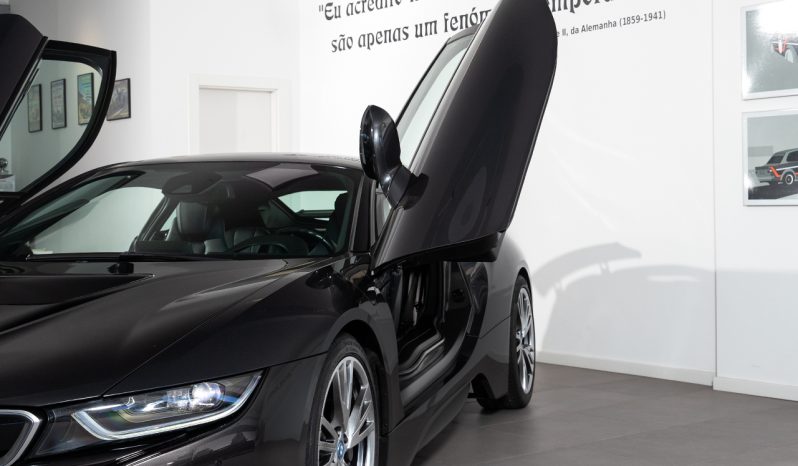 BMW i8 Coupe completo