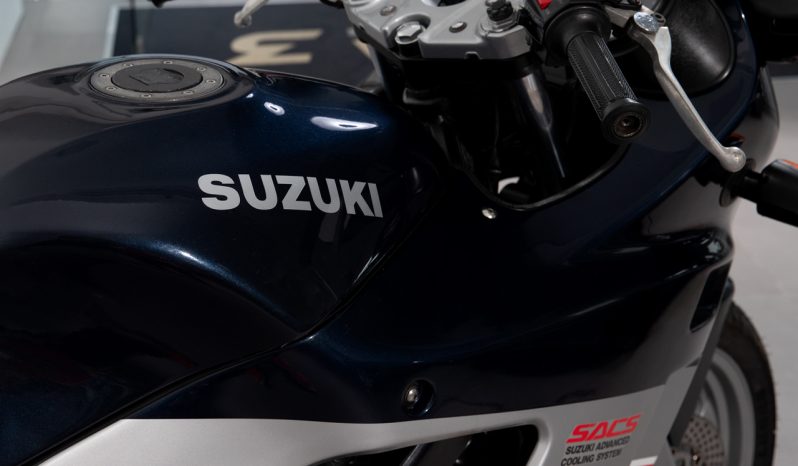 Suzuki GSX 750F (GR78A) completo