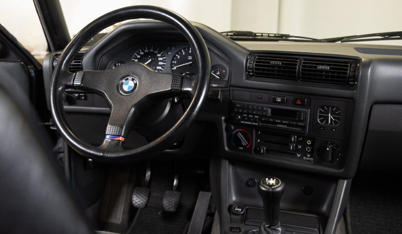 BMW 320is E30 4 Portas completo