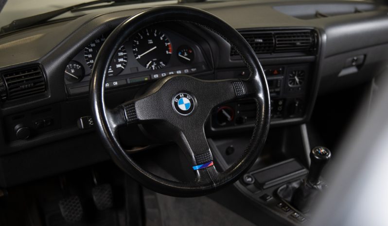 BMW 320is E30 4 Portas completo