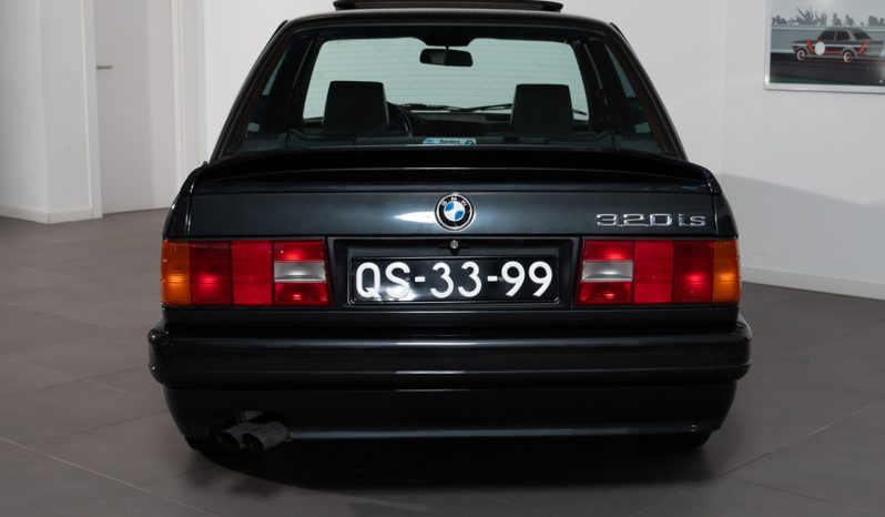 BMW 320is E30 4 Portas completo